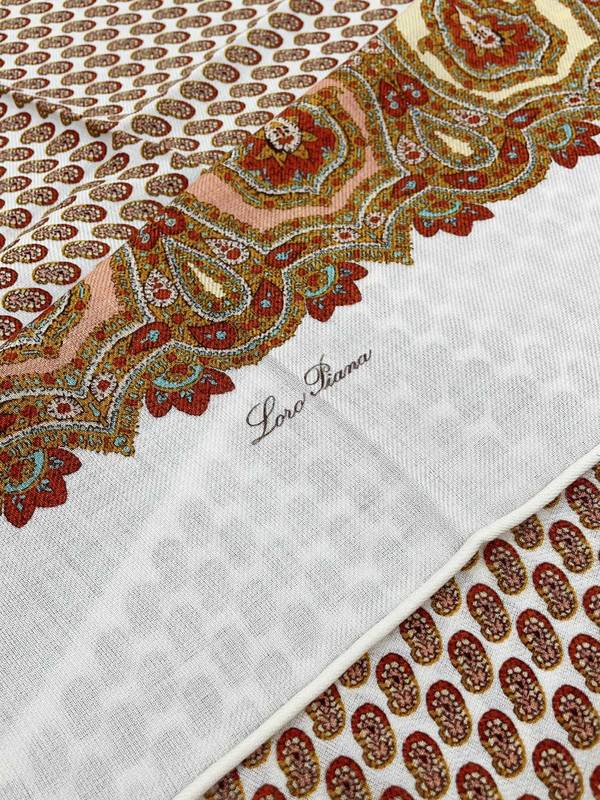 Loro Piana Scarf LPC00060 Loro Piana Scarf LPC00060